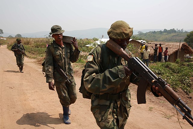 Des militaires FARDC en patrouille