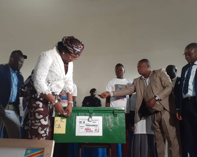 Formation professionnelle, Madame la Ministre lance des épreuves des examens en ville de butembo