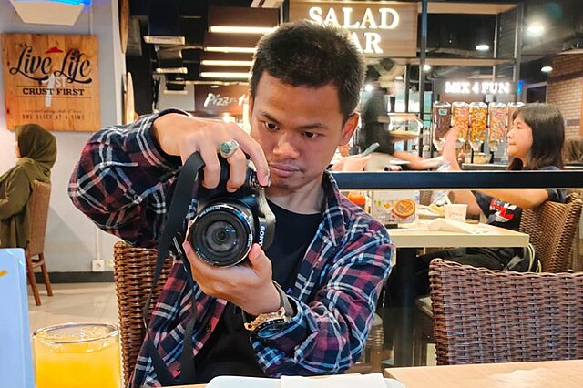 Des influenceurs journalistes, Photo Wikimediacommons