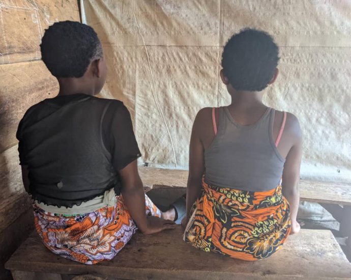 Deux femmes victimes des violences sexuelles en territoire de Beni. Photo prise en octobre 2024