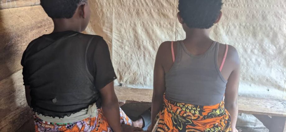 Deux femmes victimes des violences sexuelles en territoire de Beni. Photo prise en octobre 2024